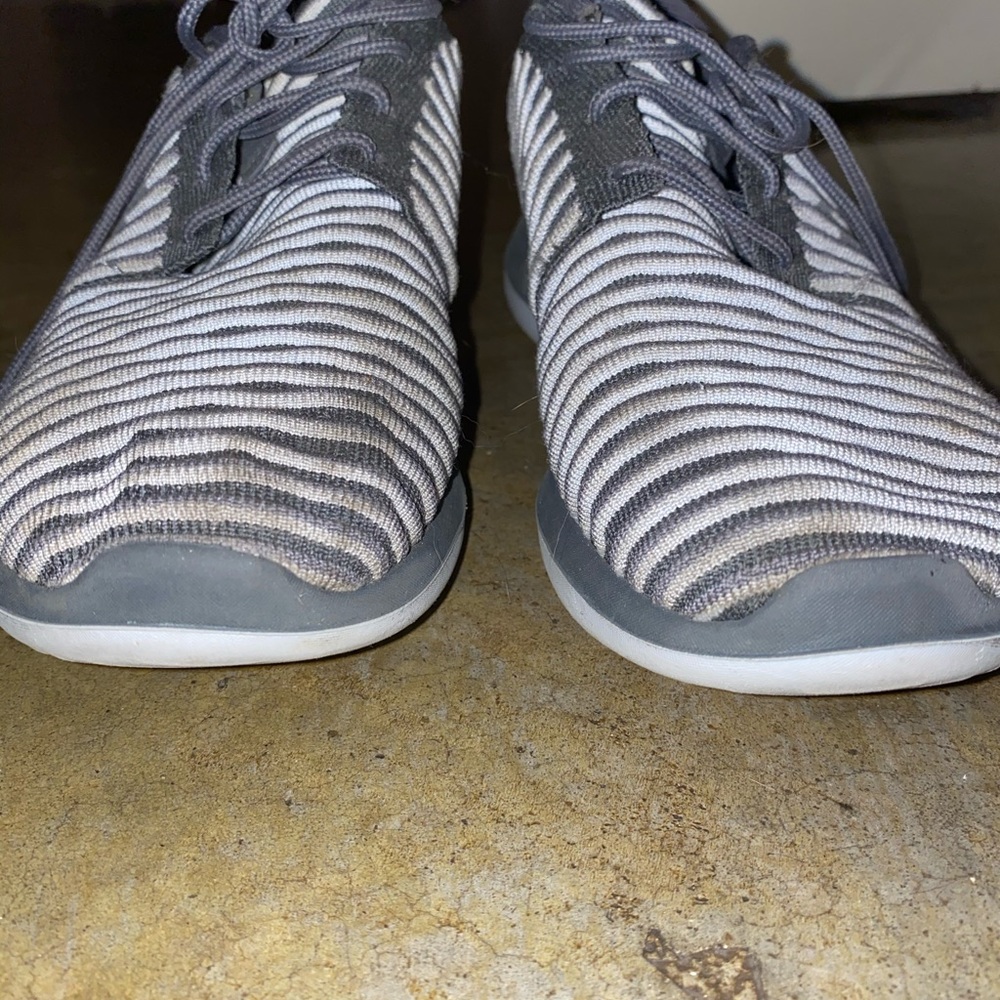 Grey Nike’s - Picture 4 of 6
